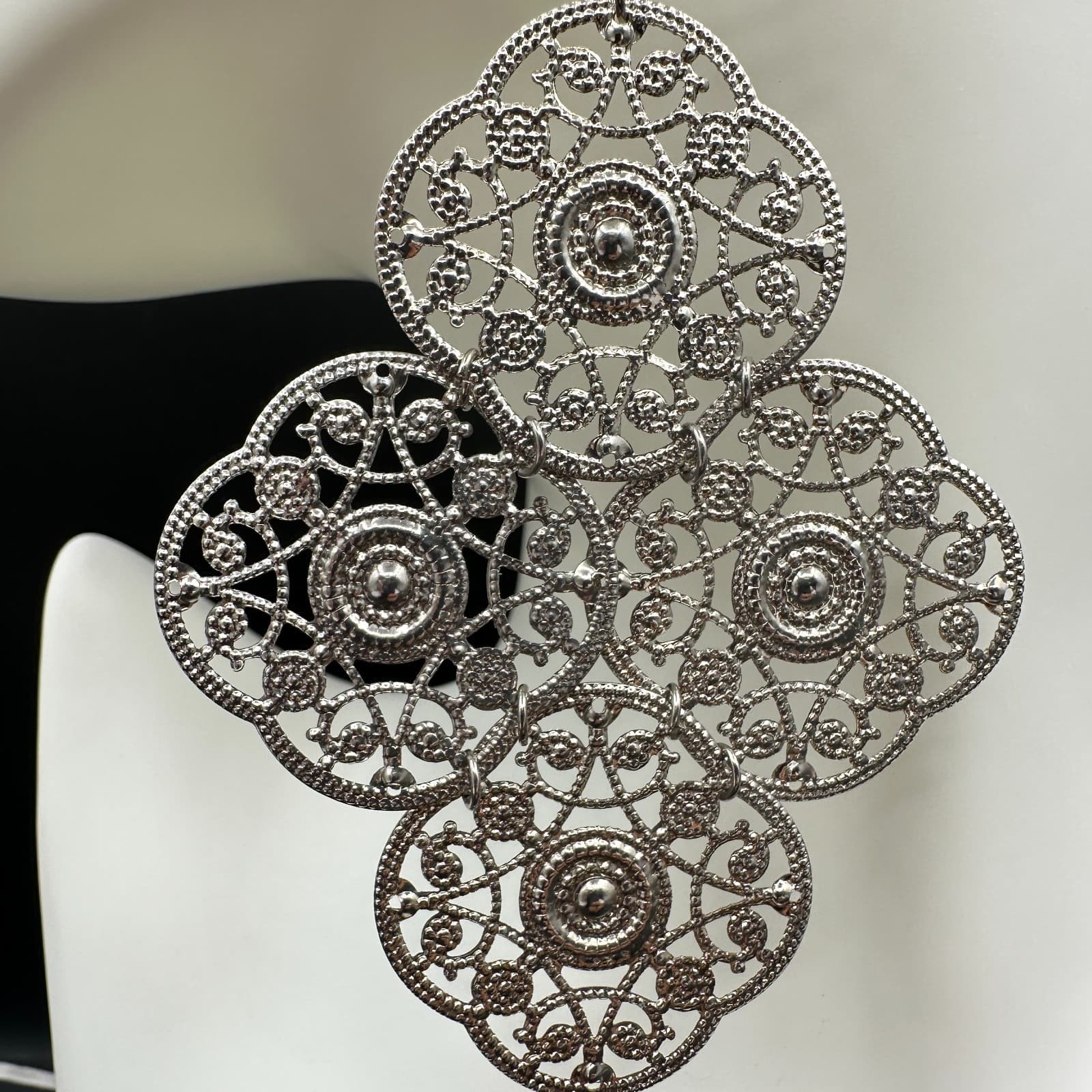 VTG 90s Silver Tone Filigree Drop Dangle Earrings Bohemian Floral Scrollwork - Thumbnail 4