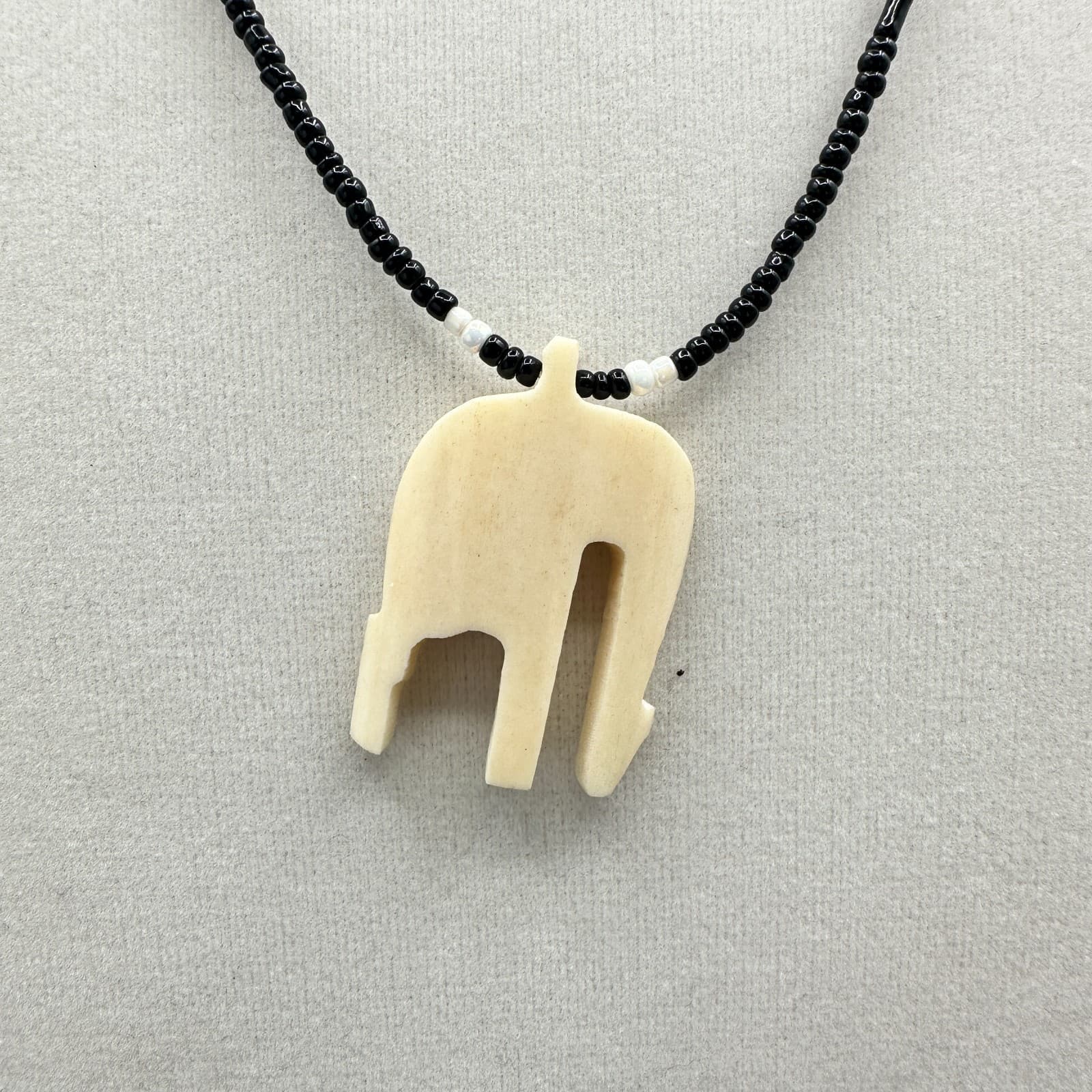 Vintage 90s Black Beaded Elephant Pendant Necklace Minimalist Women's Jewelry - Thumbnail 2