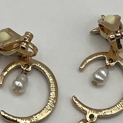 Vintage Celestial Moon Clip On Earring Gold Tone Black Crystal Faux Pearl Dangle - Thumbnail 5