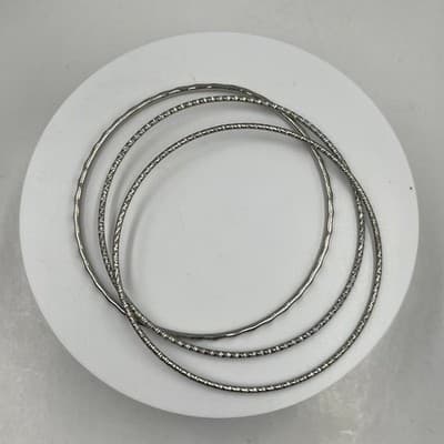 Vintage Set of 3 Silver Tone Textured Bangle Bracelets Hammered & Diamond Cut - Thumbnail 2