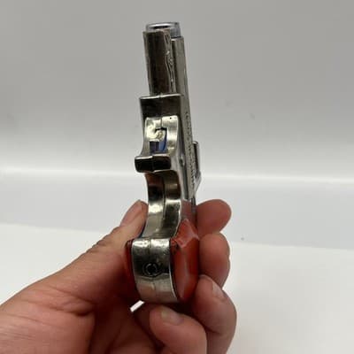 Vintage Style Miniature Derringer Pistol Lighter Novelty Silver Tone Red Grip - Thumbnail 7