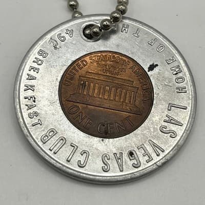 Vintage 1971 D Lucky Penny Keychain Las Vegas Club 49c Breakfast Souvenir Token - Thumbnail 2