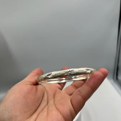 Vintage Silver Tone Bangle Bracelet Etched Floral Pattern Boho Stackable Gift - Thumbnail 4