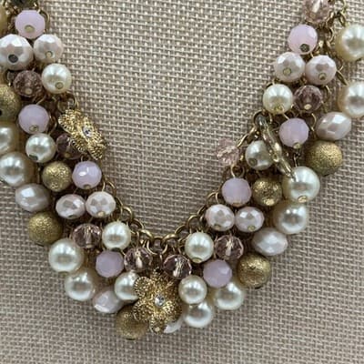 Vintage Pink Pearl Cluster Statement Necklace Gold Tone Floral Charm Bib Style - Thumbnail 3