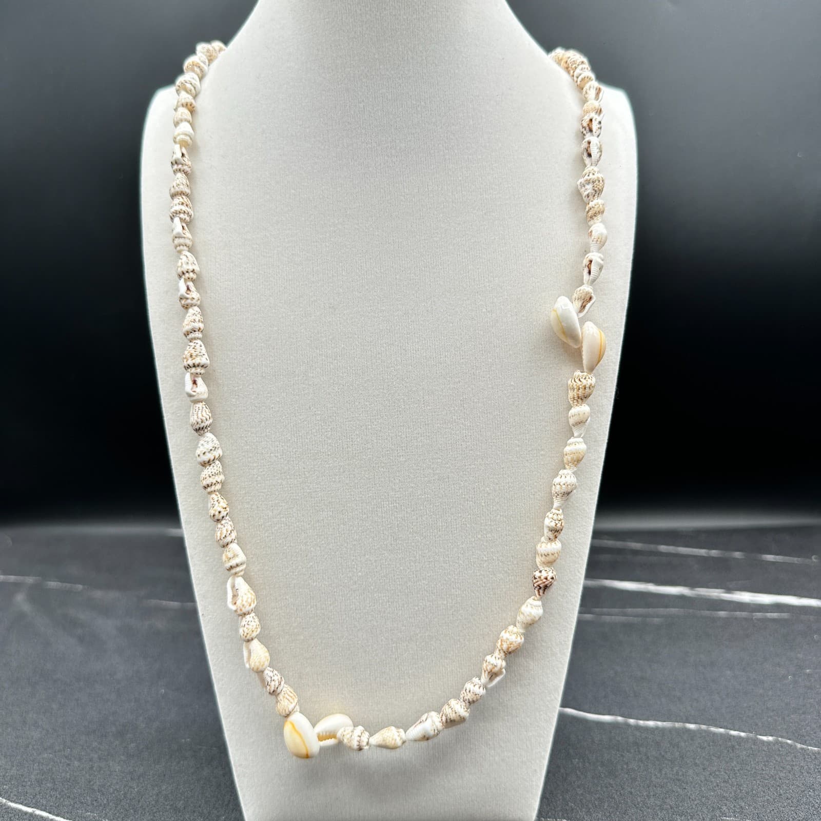 VTG Natural Cone Shell Necklace Short Choker White Beach Coastal Boho Jewelry - Image 1