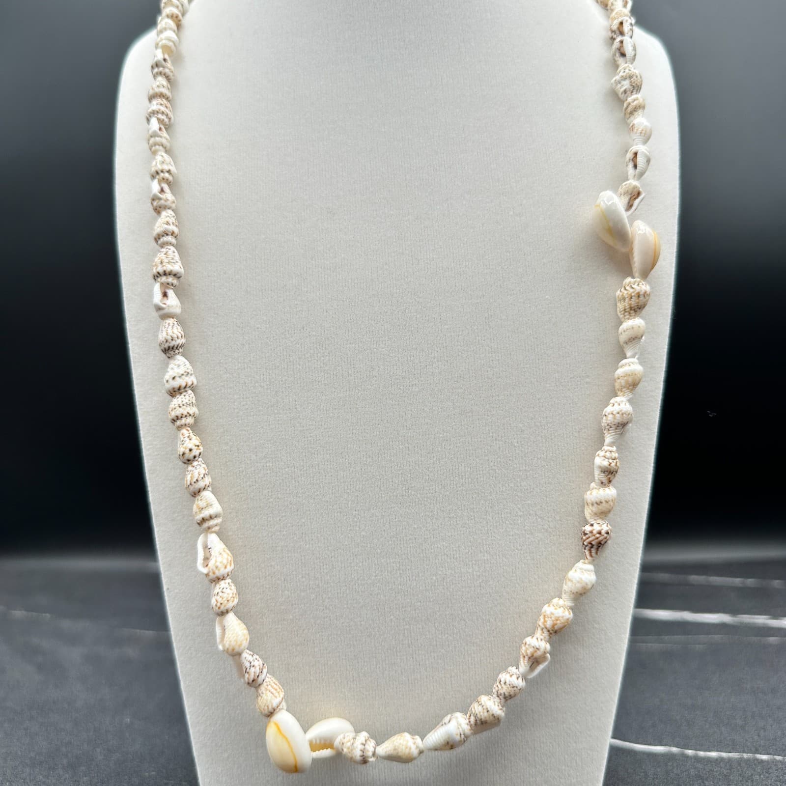 VTG Natural Cone Shell Necklace Short Choker White Beach Coastal Boho Jewelry - Thumbnail 3