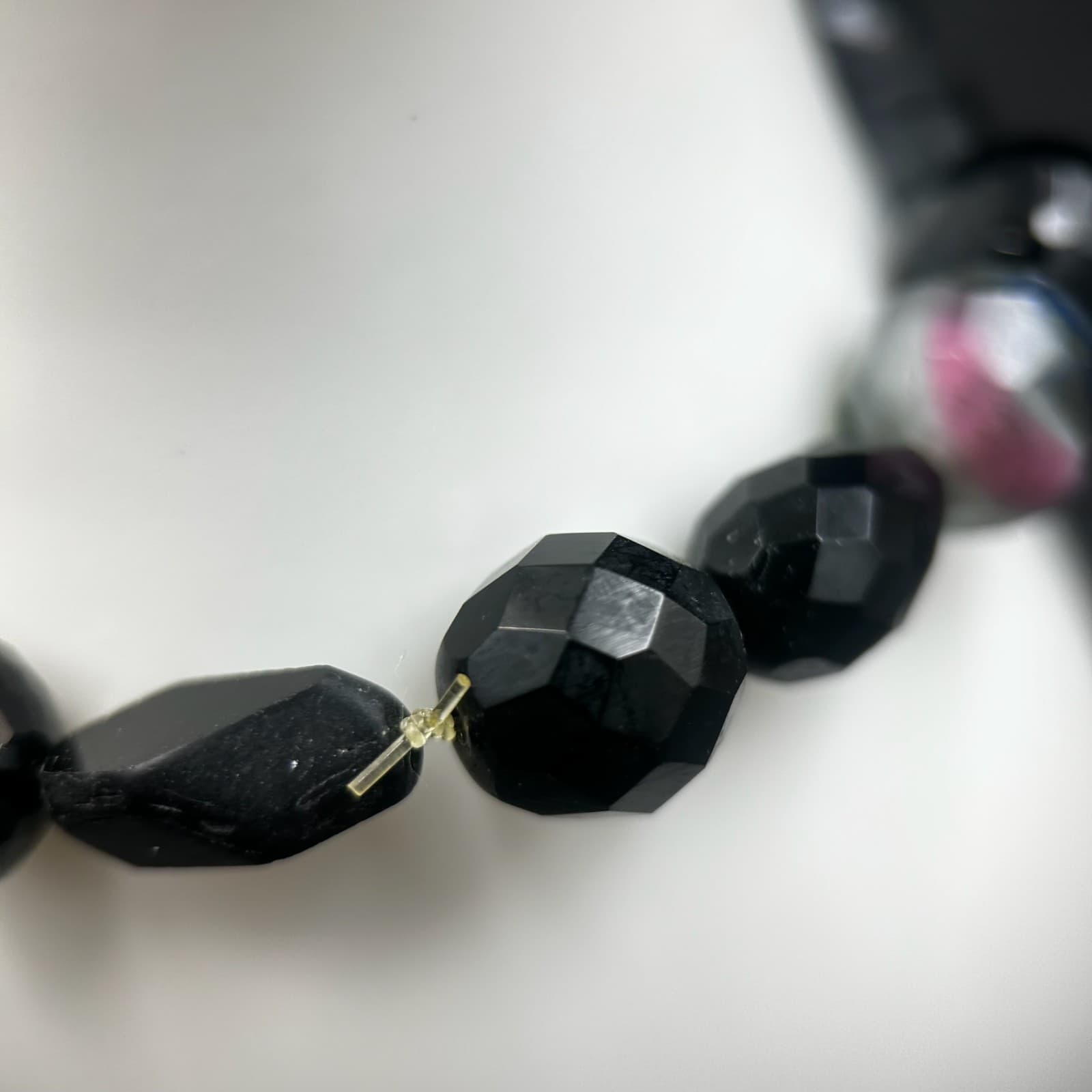 Vintage Black Beaded Bracelet with Unique Stone Designs – Elegant Fashion - Thumbnail 3