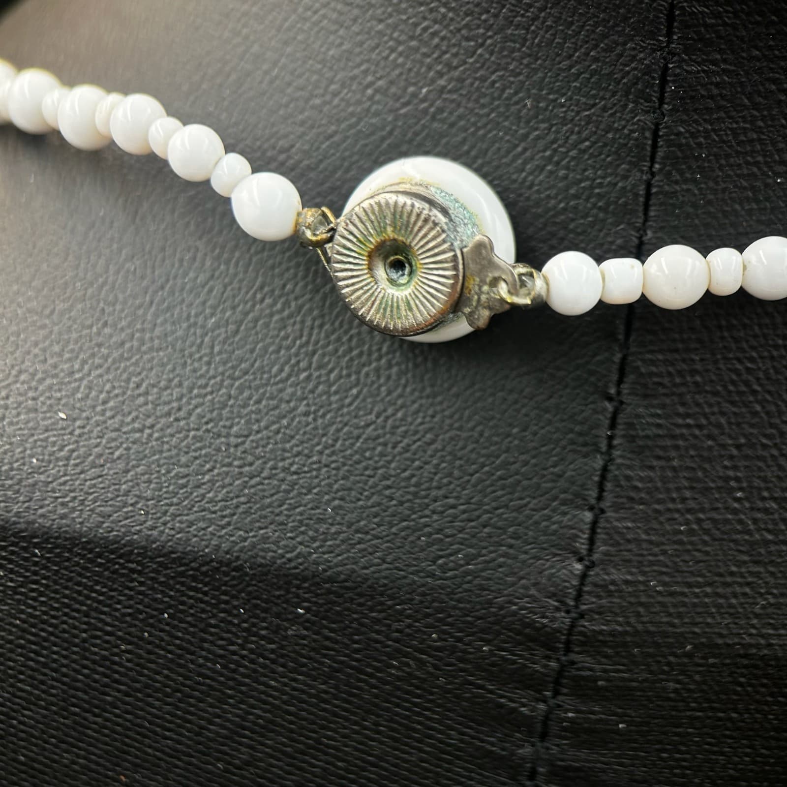 Vintage White Milk Glass Beaded Necklace with Large Center Bead 21" Classic Y2K - Thumbnail 5