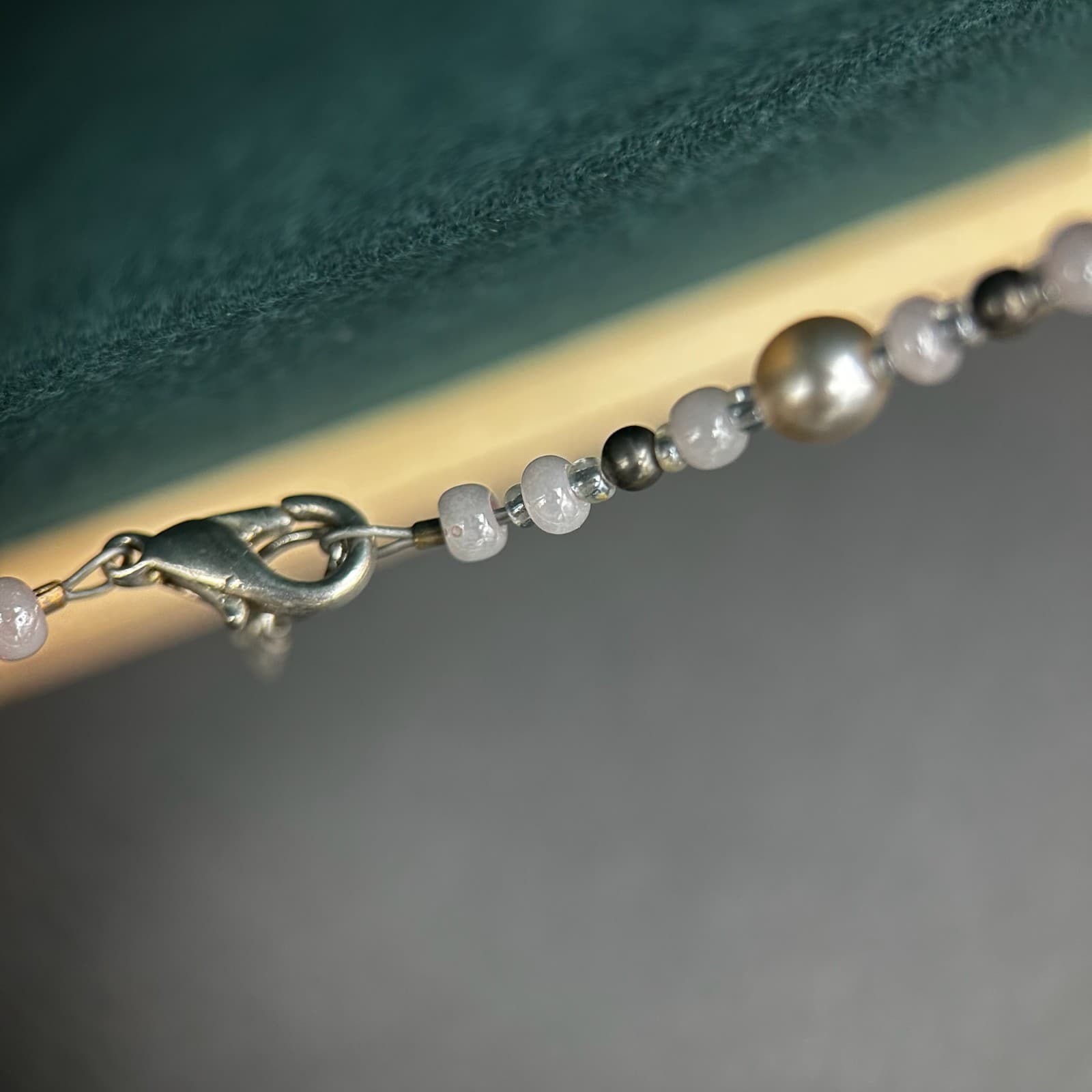 Vintage Moonstone and Pearl Beaded Necklace w/ Crystal Accents 20" Y2K 90s 2000s - Thumbnail 5