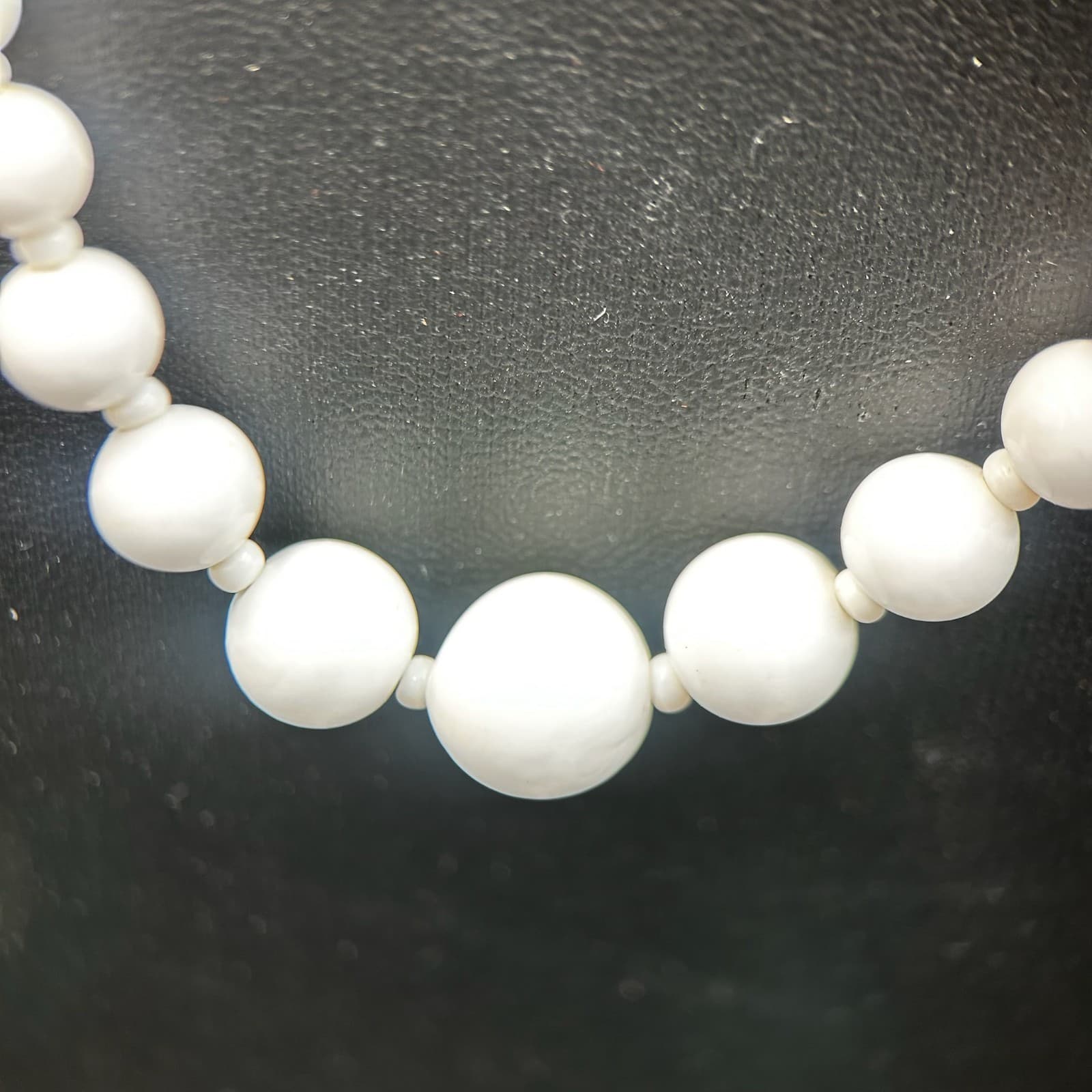 Vintage White Milk Glass Beaded Necklace with Large Center Bead 21" Classic Y2K - Thumbnail 3