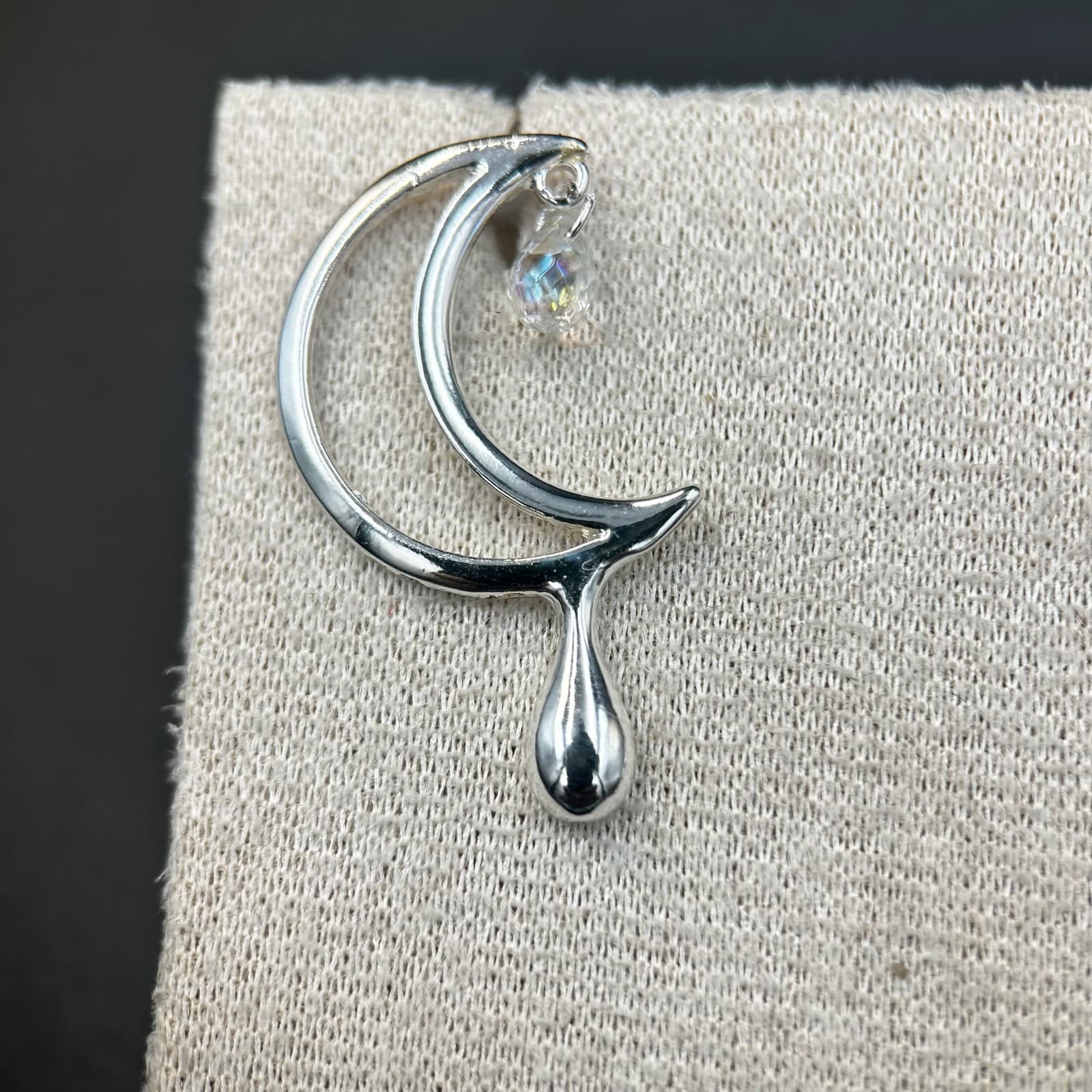 Vintage Silver-Tone Crescent Moon Earrings with Crystal Drop - Elegant Design - Thumbnail 5