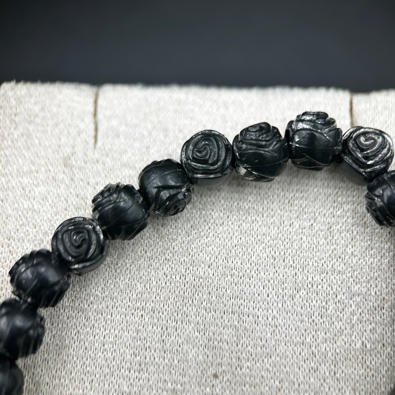 Vintage Beaded Bracelet Black Plastic Flowers Floral Stretch Single Strand Retro - Thumbnail 4