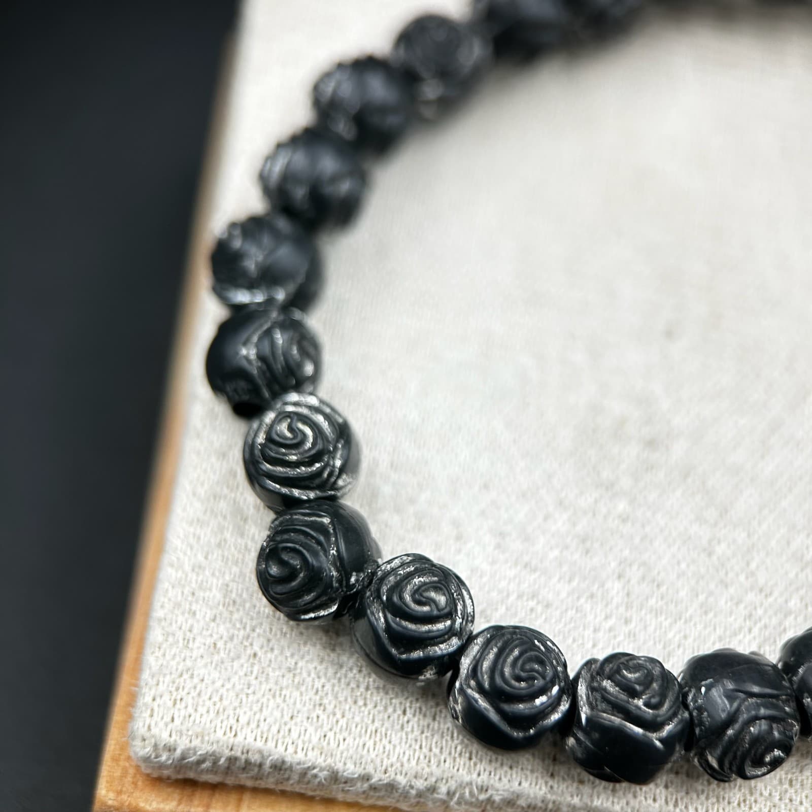 Vintage Beaded Bracelet Black Plastic Flowers Floral Stretch Single Strand Retro - Thumbnail 6