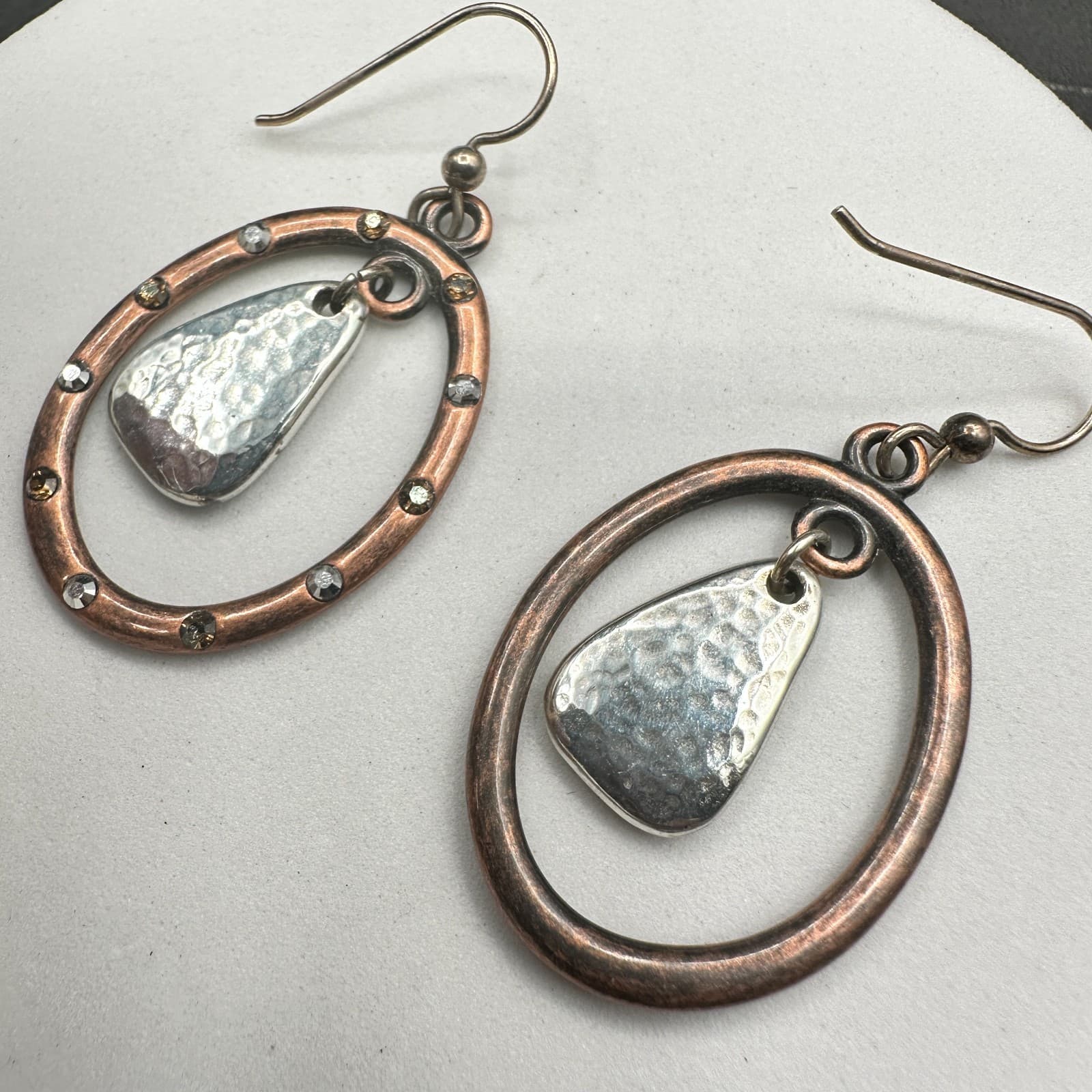 VTG Copper Oval Dangle Earrings Hammered Silver Drop Accent Rhinestone Hook Boho - Thumbnail 12