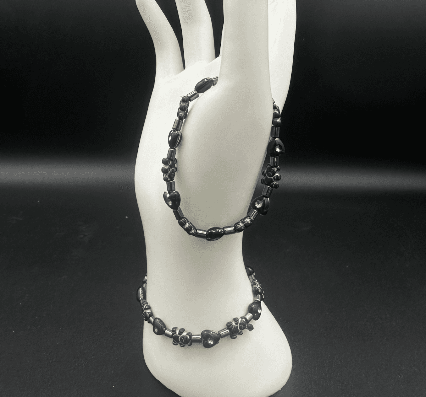 Vintage Hematite Bracelet Carved Animals Black Metallic Stretch 90s 5.5'' Y2K - Thumbnail 2