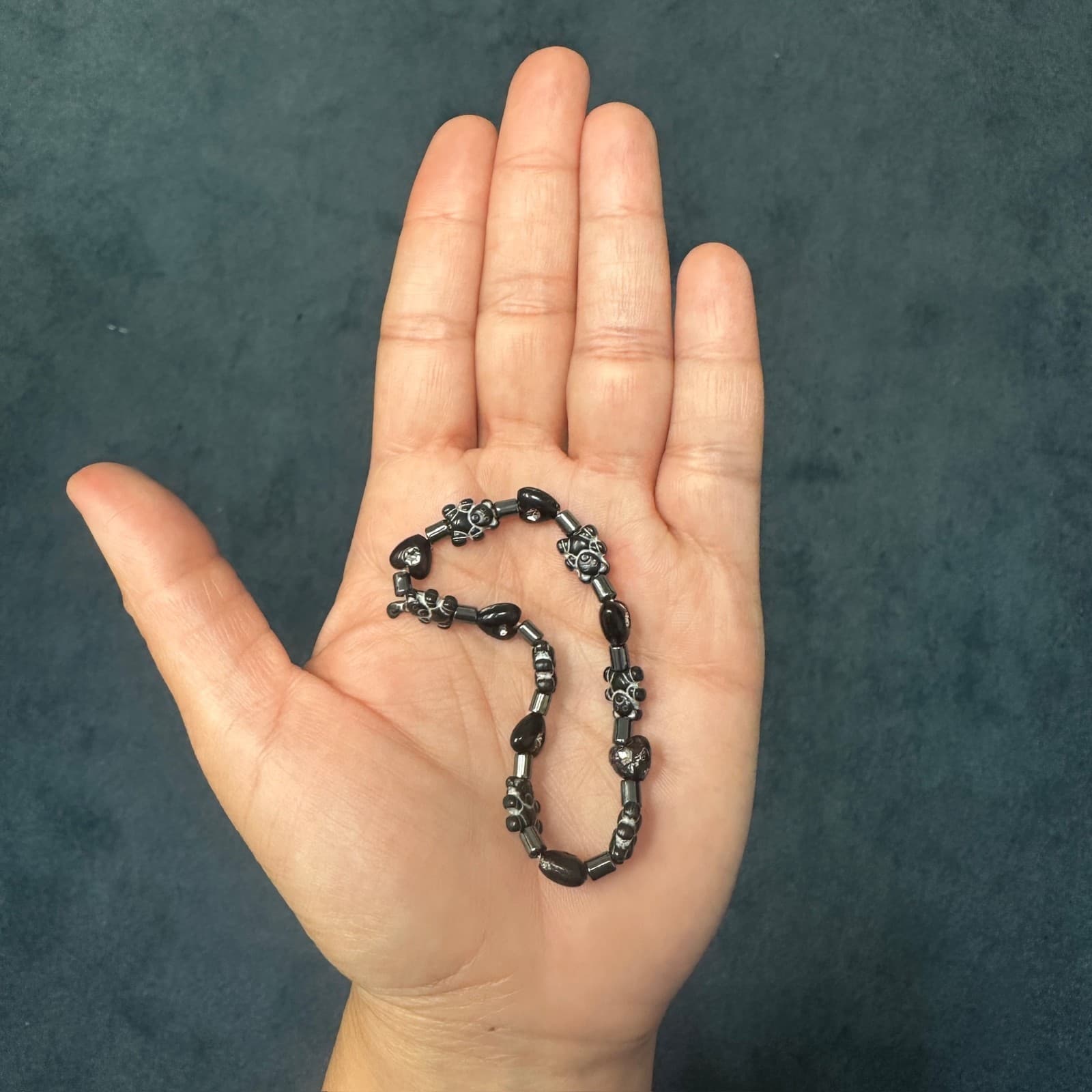 Vintage Hematite Bracelet Carved Animals Black Metallic Stretch 90s 5.5'' Y2K - Thumbnail 8