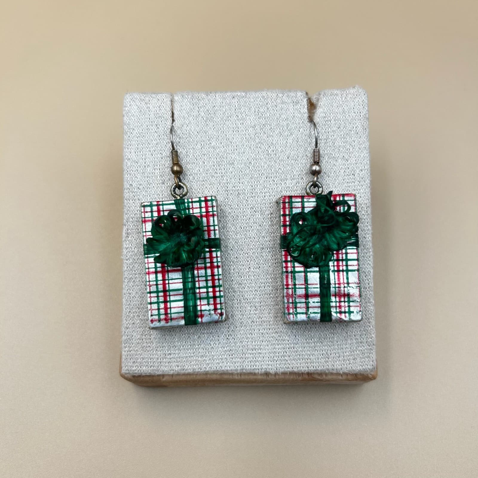 Vintage Christmas Gift Box Dangle Earrings with Green Ribbon Holiday Jewelry - Thumbnail 2