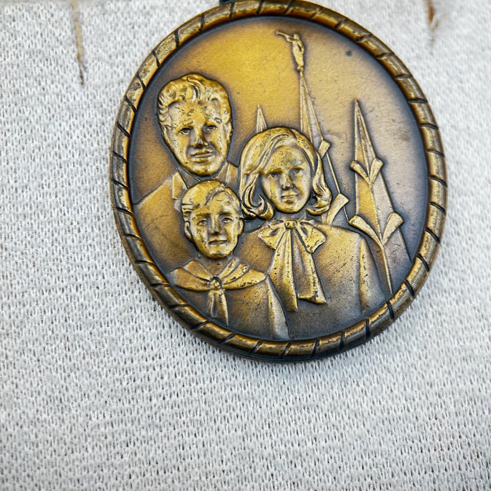 Vintage Faith In God Medal Award Boy Scouts BSA Mormon LDS Coin Medallion Pin - Thumbnail 6