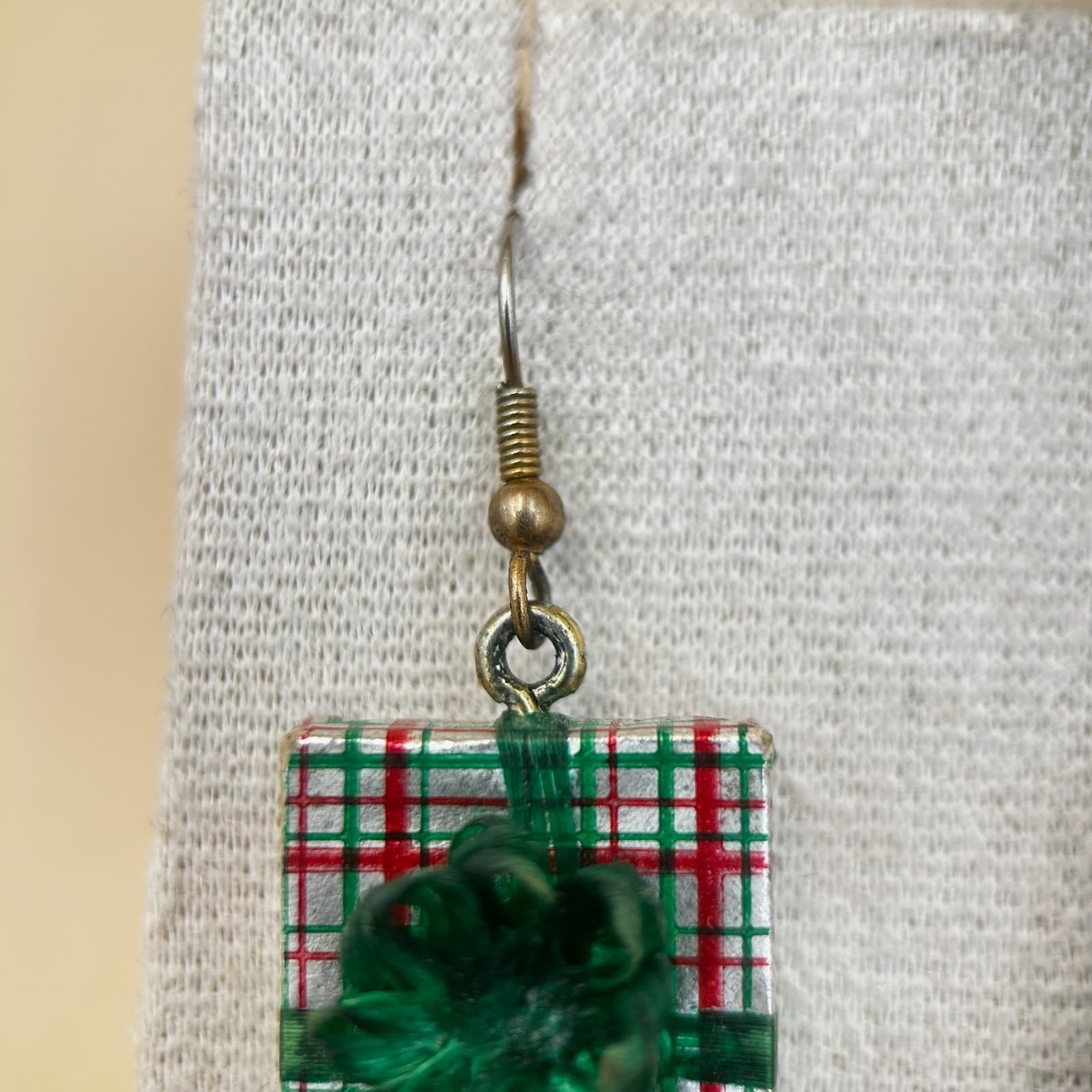 Vintage Christmas Gift Box Dangle Earrings with Green Ribbon Holiday Jewelry - Thumbnail 7
