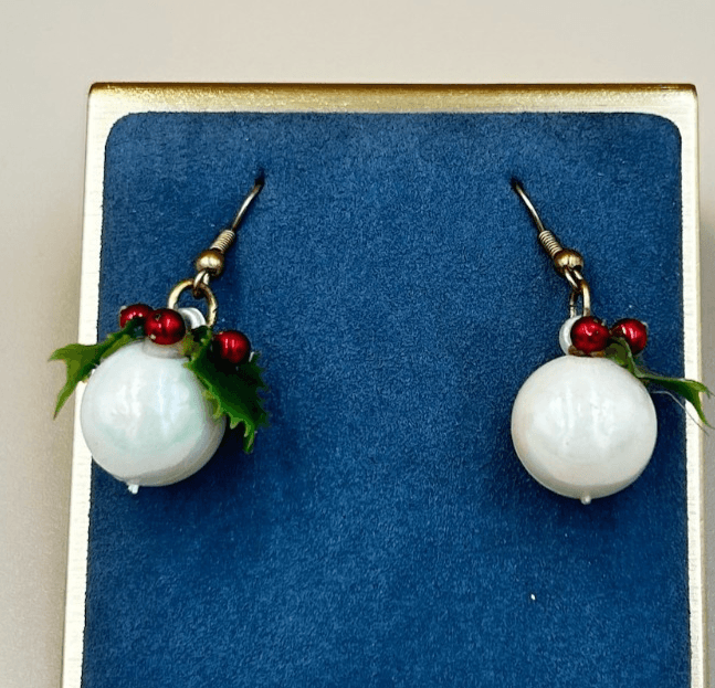 Vintage Merry Christmas Glass White Bead Dangle Earrings Fashion Jewelry - Image 1