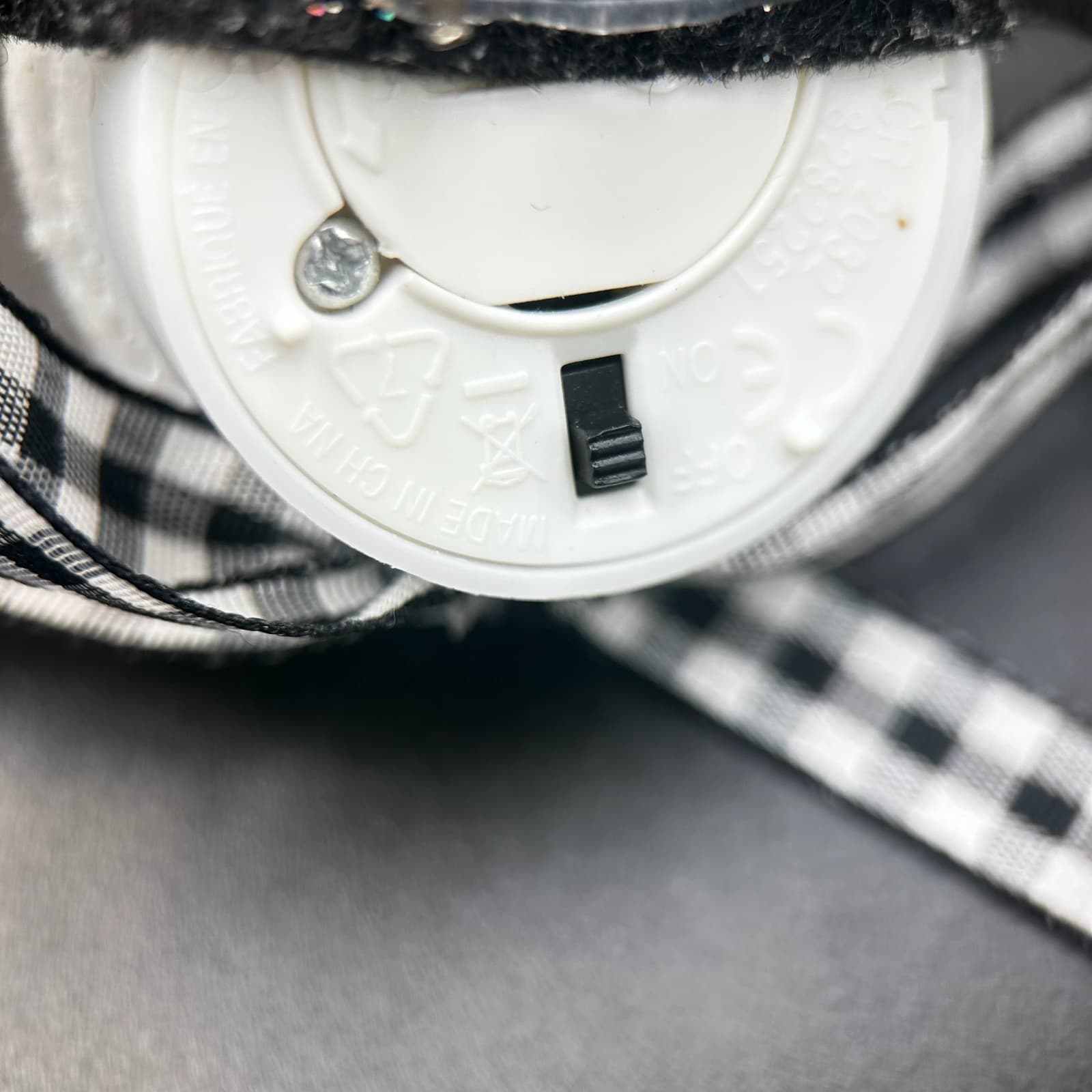 Vintage Tealight Snowman Brooch Pin - Felt Gingham Ribbon Holiday Accessory - Thumbnail 6