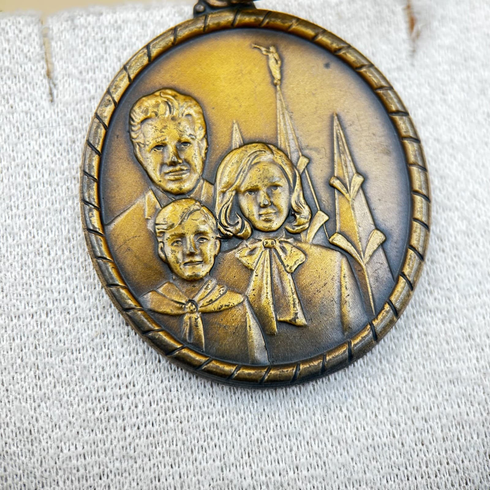 Vintage Faith In God Medal Award Boy Scouts BSA Mormon LDS Coin Medallion Pin - Thumbnail 7