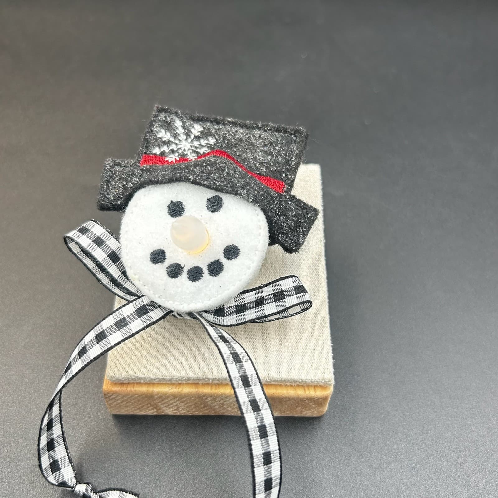 Vintage Tealight Snowman Brooch Pin - Felt Gingham Ribbon Holiday Accessory - Image 1