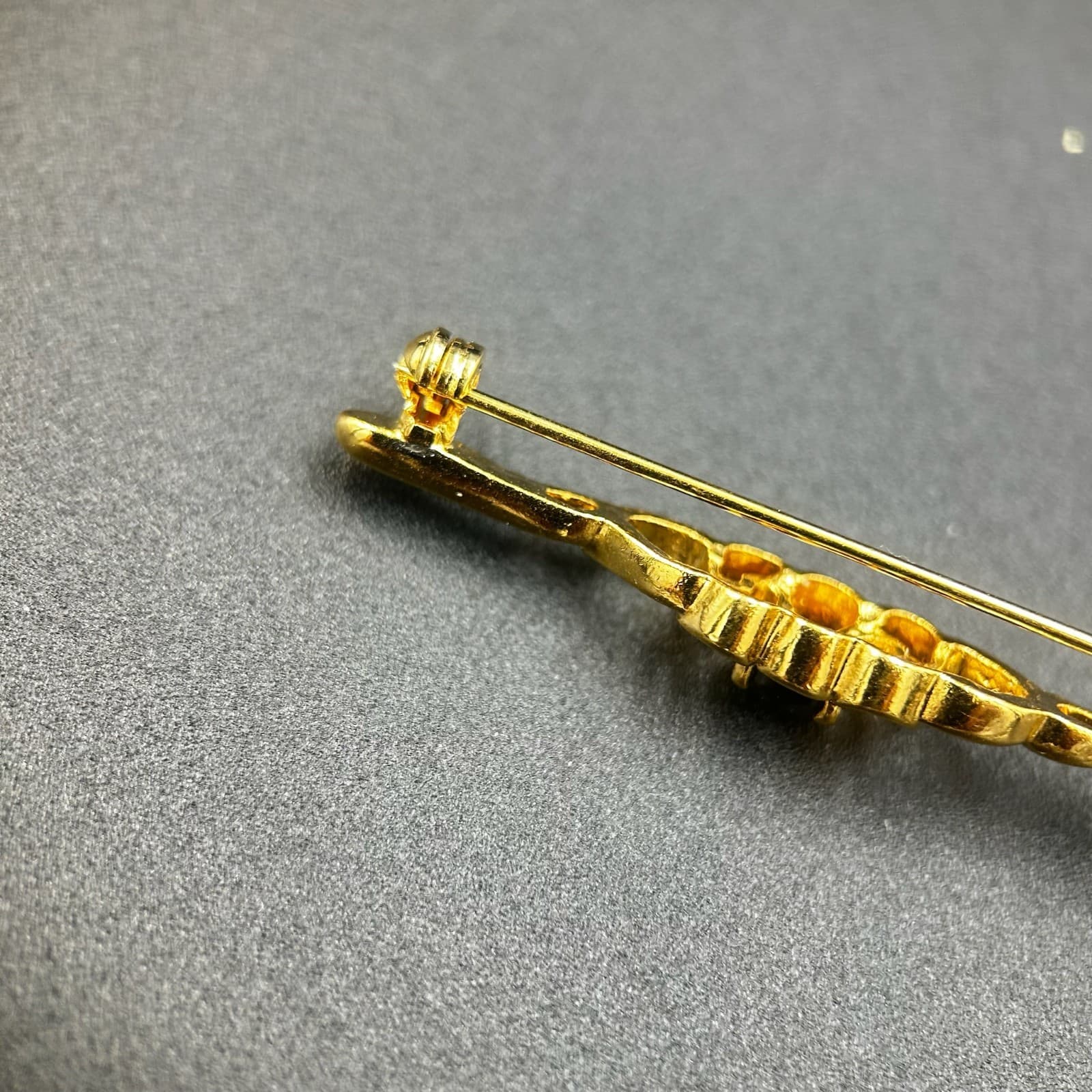 Vintage Edwardian Style Black Rhinestone Swirl Filigree Bar Brooch in Gold Plate - Thumbnail 7