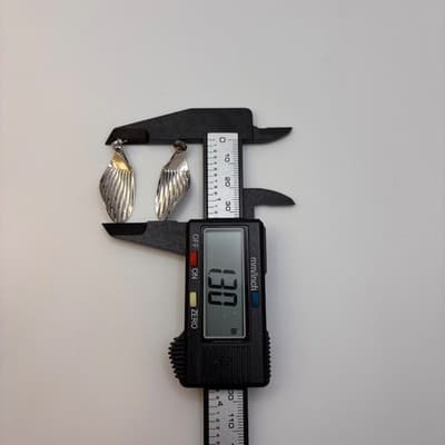 Vintage 80s Silver Tone Ribbed Wave Earrings Gold Accent Shell Style Post Pierce - Thumbnail 5