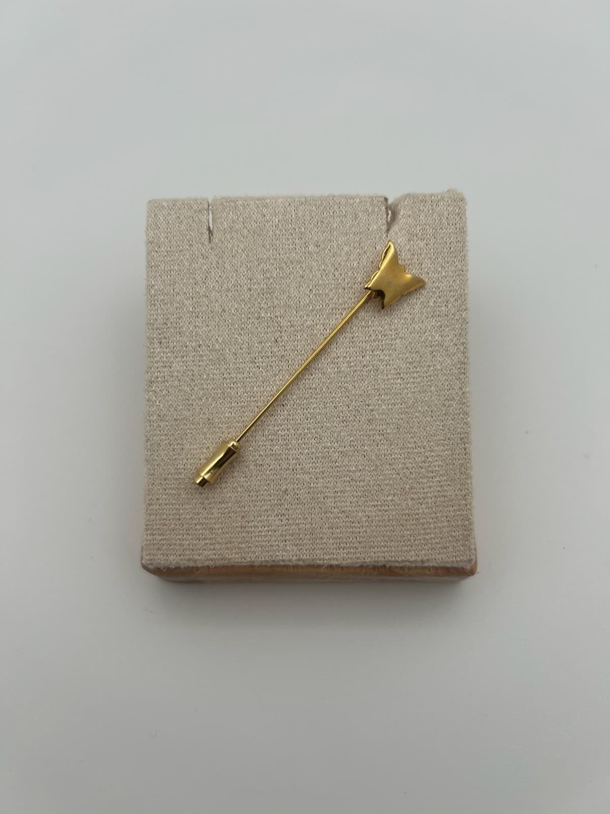 Vintage Gold Tone Butterfly Lapel Stick Pin Brooch Minimalist Style - Thumbnail 2