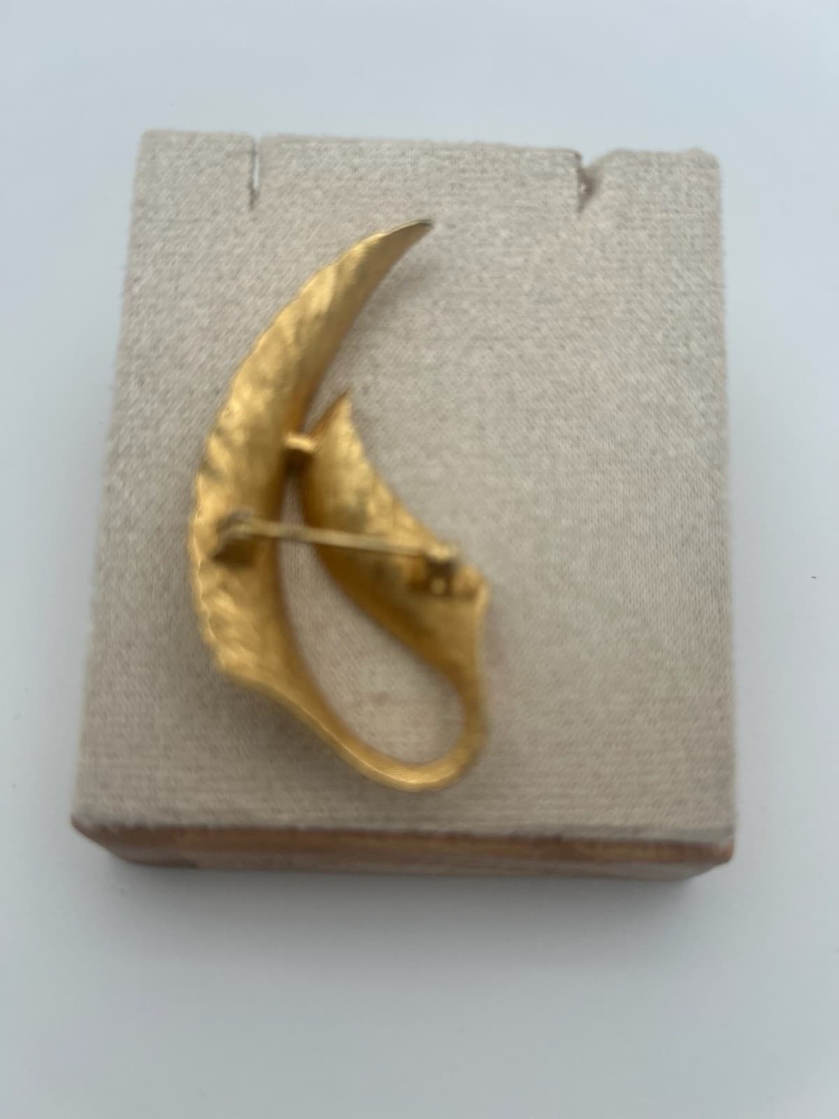 Vintage Brooch Gold Tone Leaf Elegant Curved Mid-Century Pin Feather - Thumbnail 14