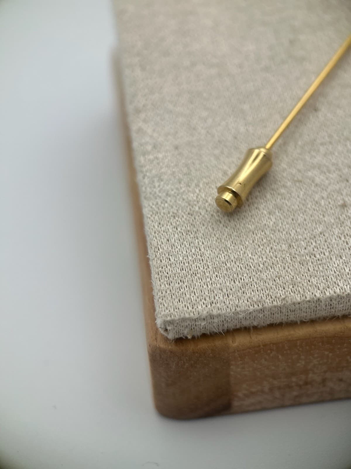 Vintage Gold Tone Butterfly Lapel Stick Pin Brooch Minimalist Style - Thumbnail 4