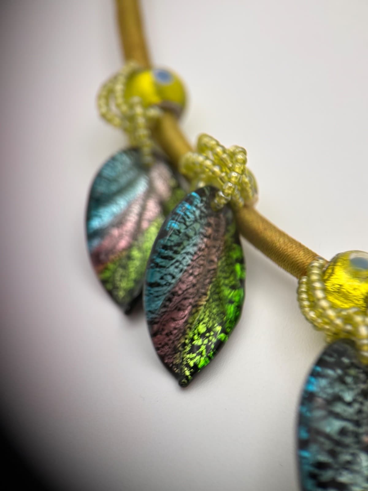 Vintage Green Gold Leaf Dangle Collar Necklace Multi-Color Leaves Choker - Thumbnail 4