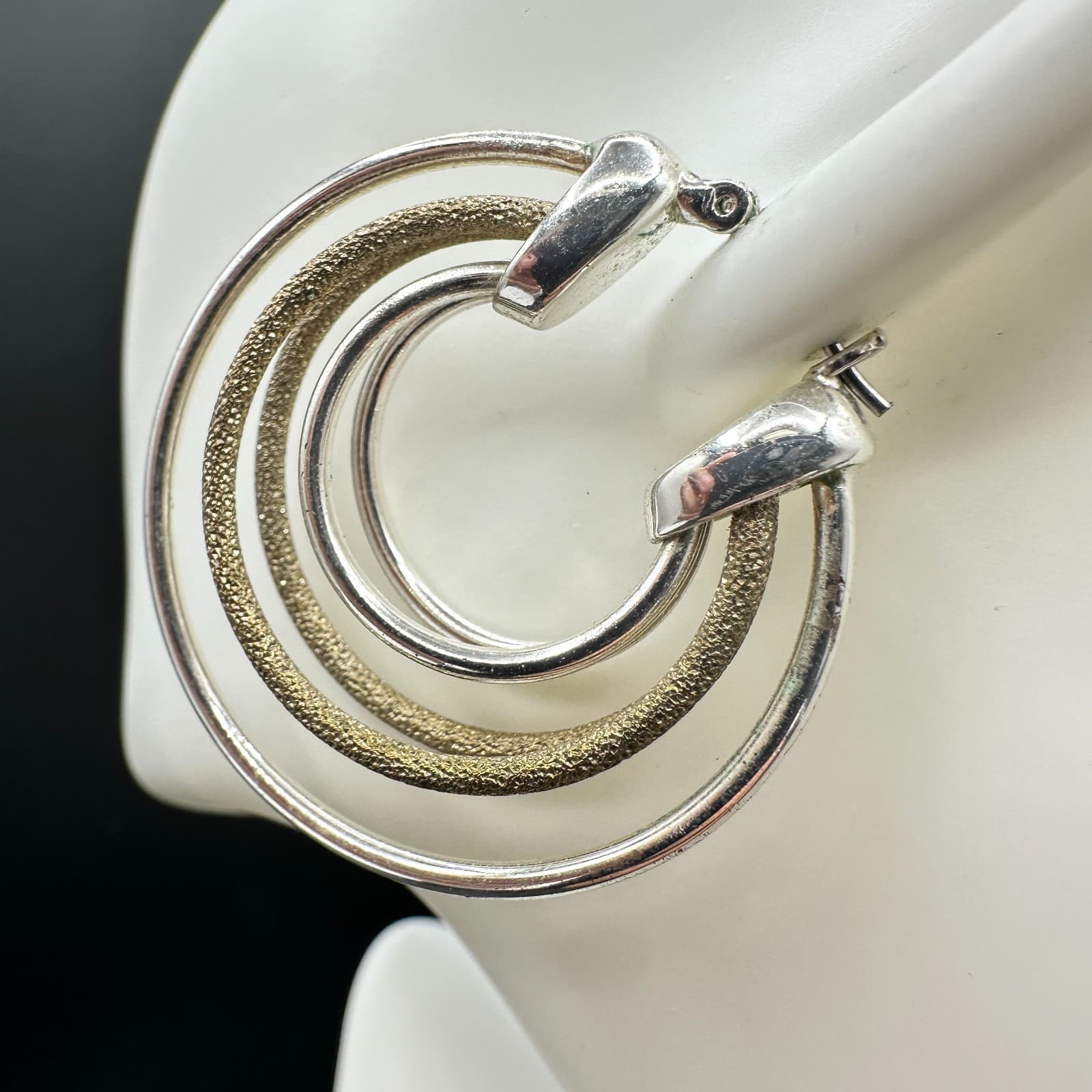 VTG 90s Gold Silver Tone 3-Ring Multi-Hoop Earrings Textured Glitter Statement - Thumbnail 5