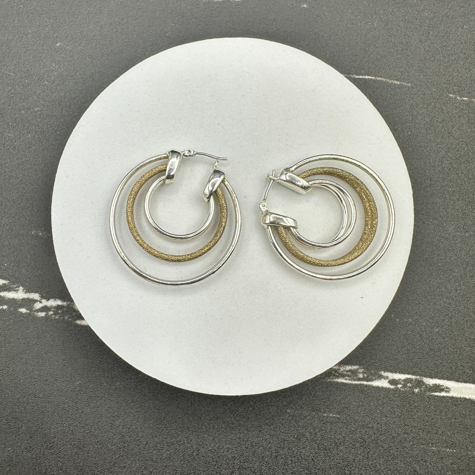 VTG 90s Gold Silver Tone 3-Ring Multi-Hoop Earrings Textured Glitter Statement - Thumbnail 8