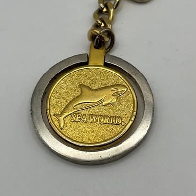 Vintage SeaWorld Shamu Orca Spinner Keychain Gold Silver Tone Souvenir Collector - Thumbnail 3