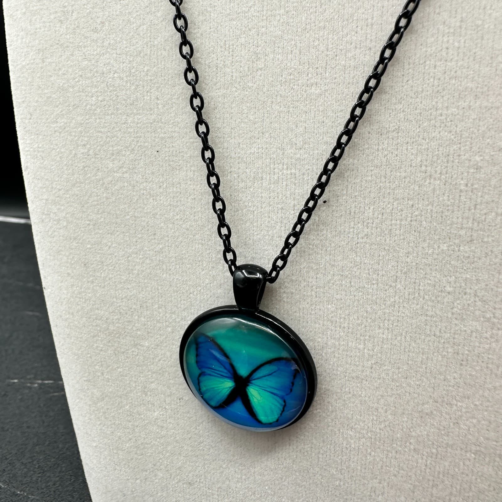 Vintage 90s Black Metal Chain Butterfly Pendent Necklace Women's Classic Fashion - Thumbnail 6