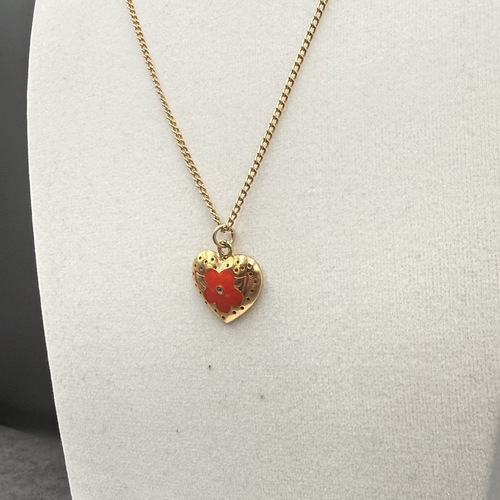 Vintage Gold Tone Heart Pendant Necklace Red Floral Enamel Sweet Charm - Thumbnail 6