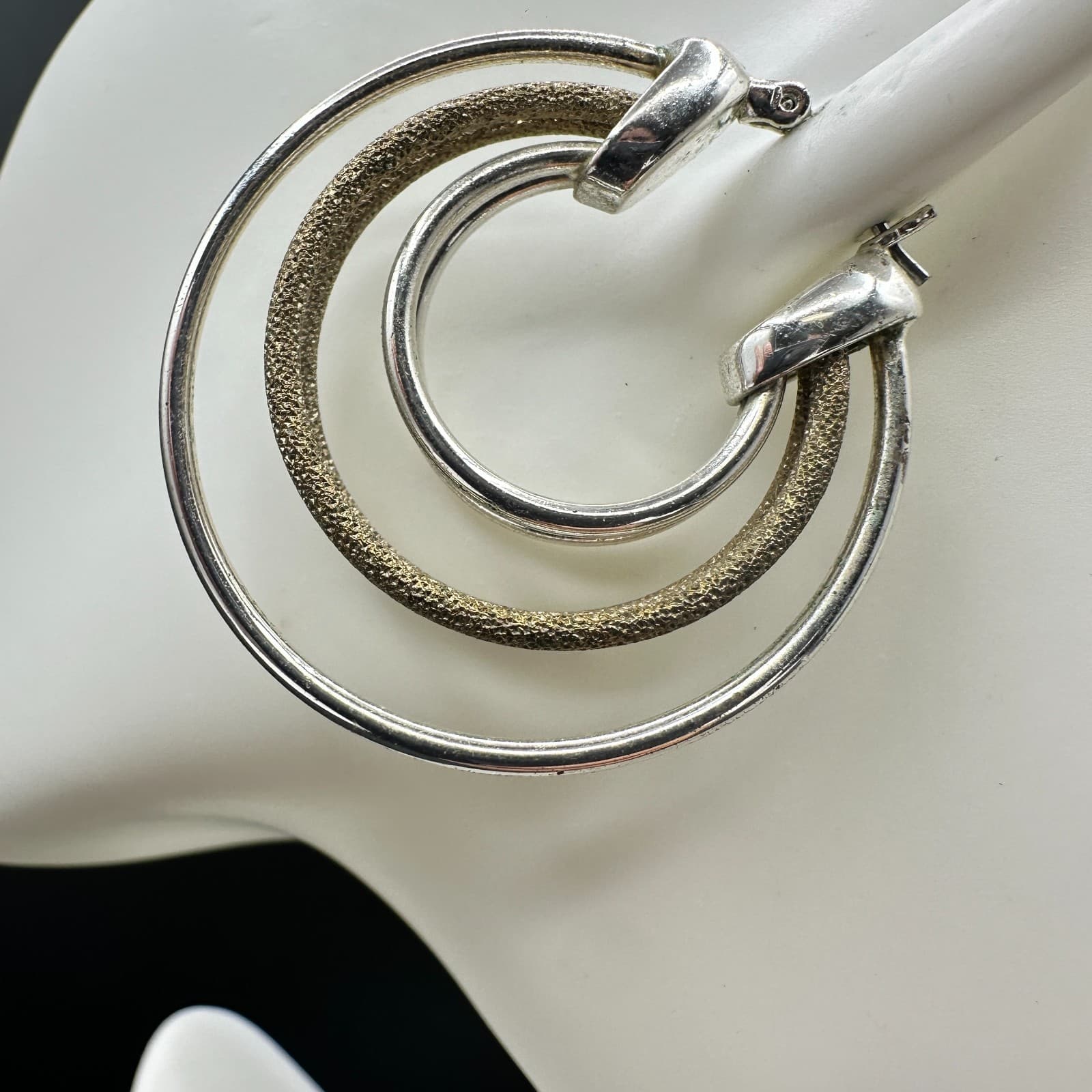 VTG 90s Gold Silver Tone 3-Ring Multi-Hoop Earrings Textured Glitter Statement - Thumbnail 6