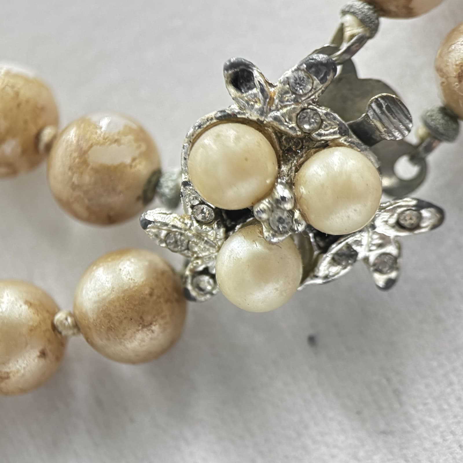 Vintage Cream Faux Pearl Marbled Round Bead Double Strand Necklace Floral Clasp - Thumbnail 10