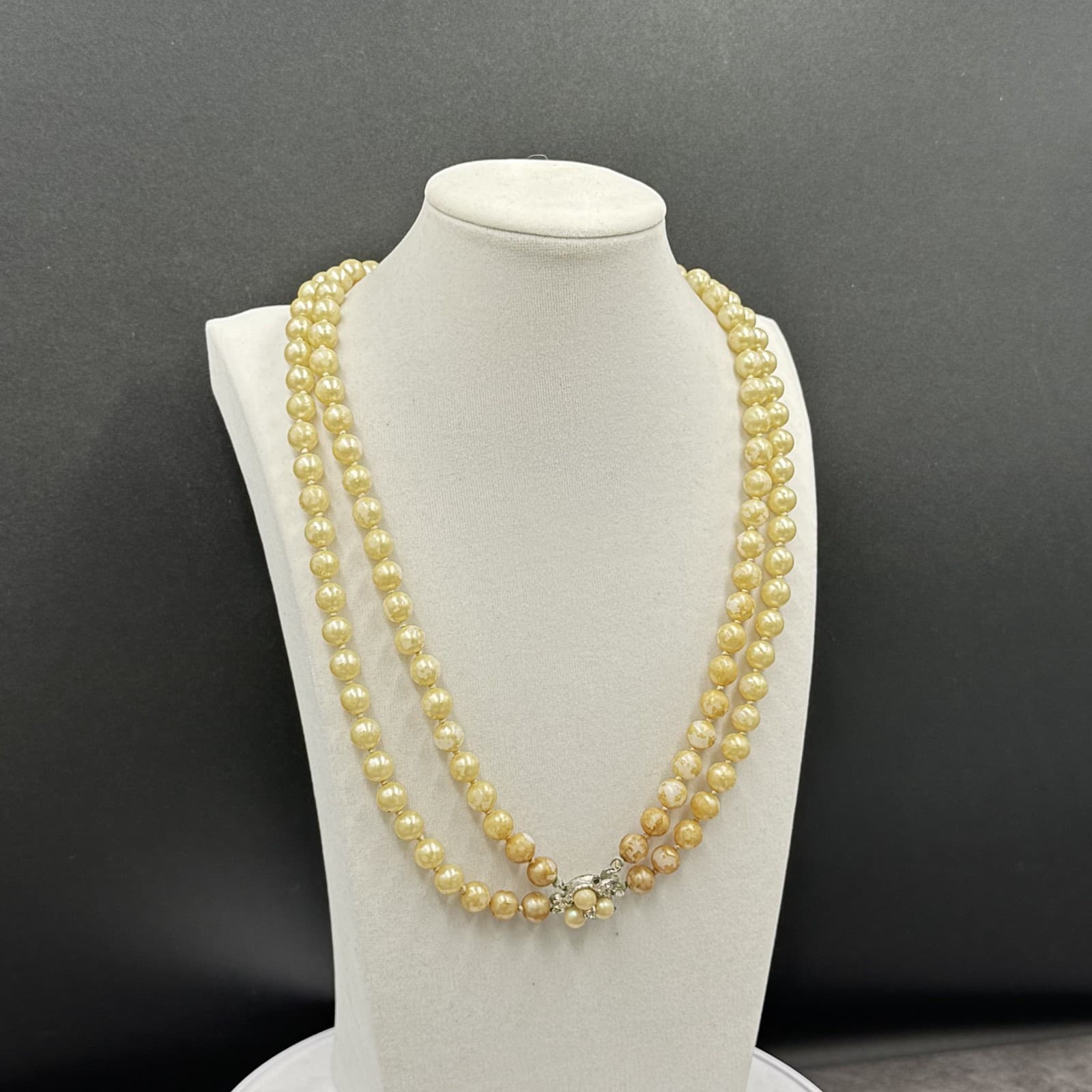 Vintage Cream Faux Pearl Marbled Round Bead Double Strand Necklace Floral Clasp - Thumbnail 7