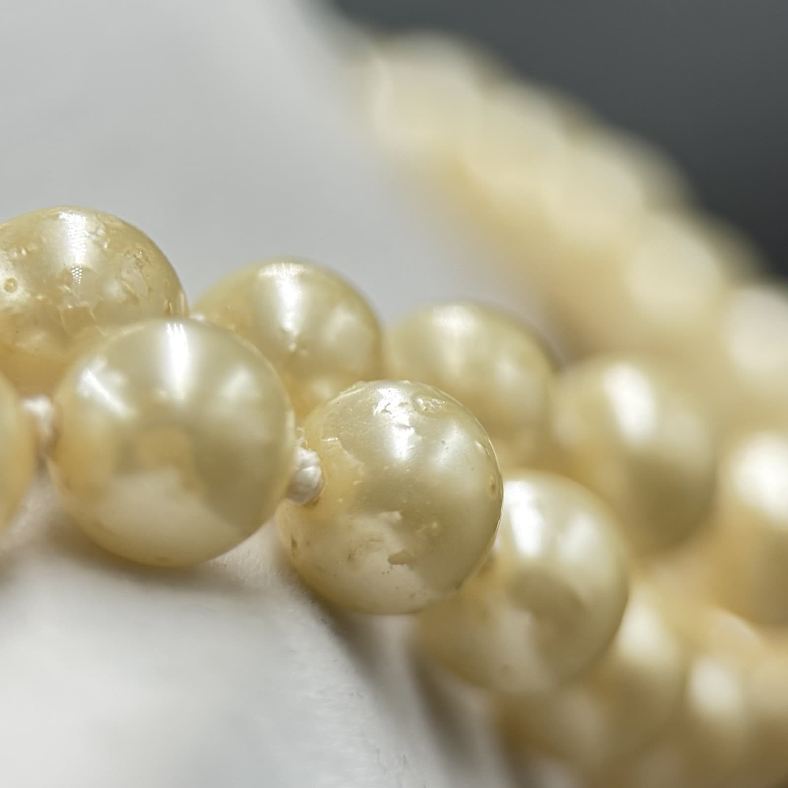 Vintage Cream Faux Pearl Marbled Round Bead Double Strand Necklace Floral Clasp - Thumbnail 8