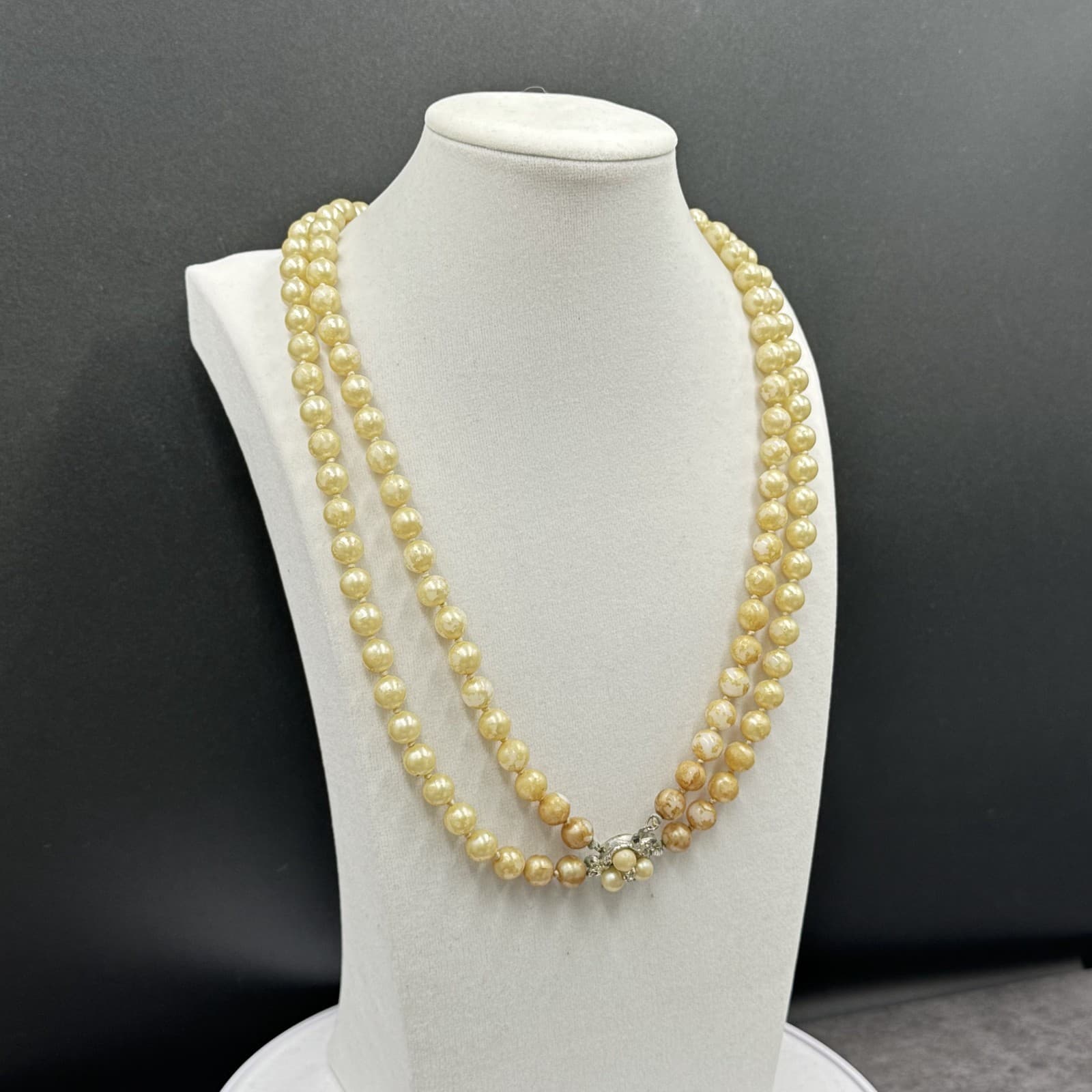Vintage Cream Faux Pearl Marbled Round Bead Double Strand Necklace Floral Clasp - Thumbnail 5