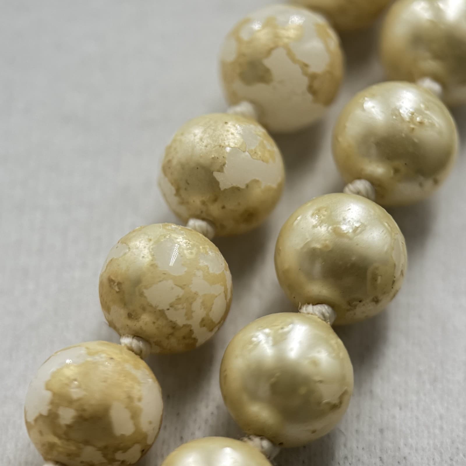 Vintage Cream Faux Pearl Marbled Round Bead Double Strand Necklace Floral Clasp - Thumbnail 9