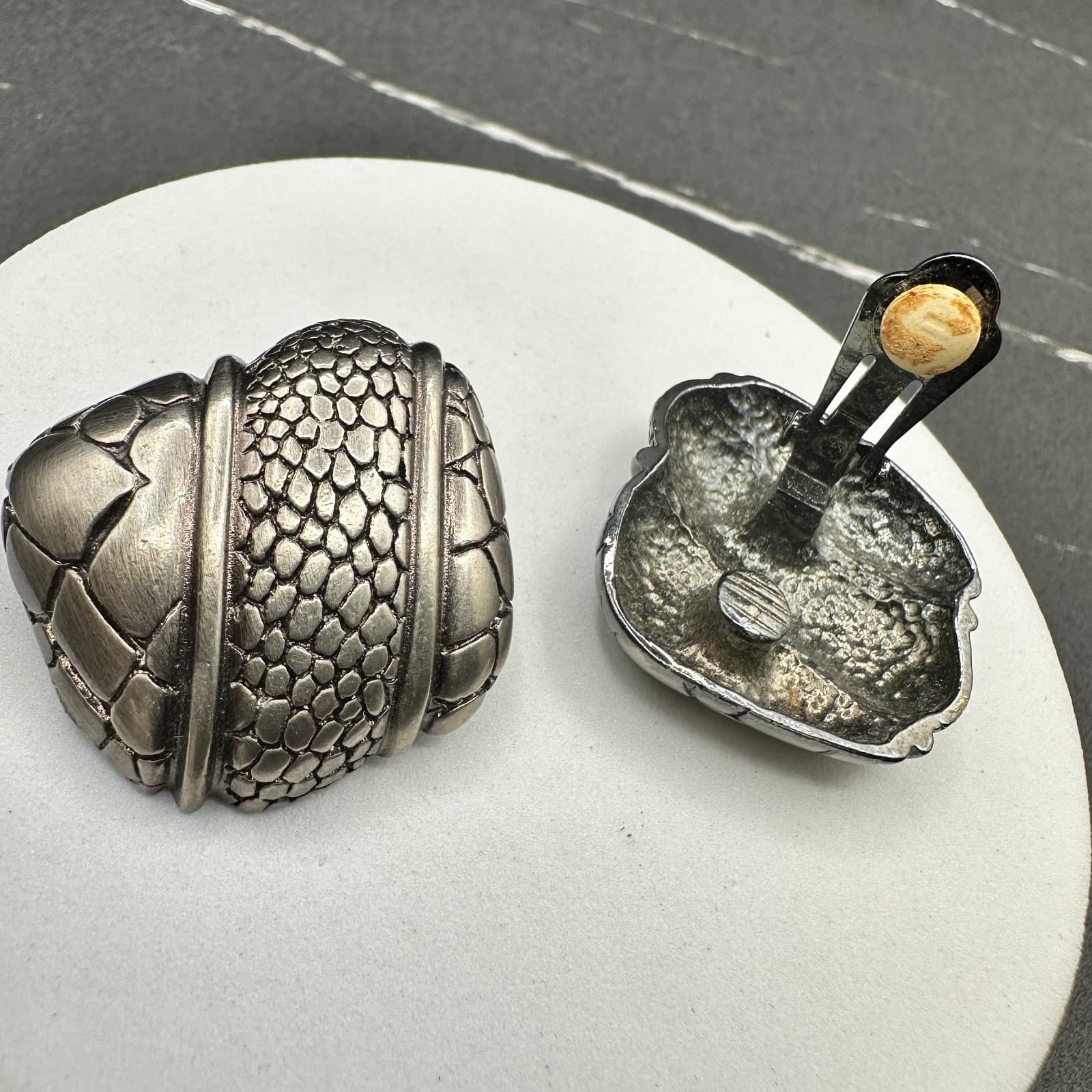 VTG 90s Silver Tone Large Statement Earrings Textured Reptile Skin Jewelry - Thumbnail 7
