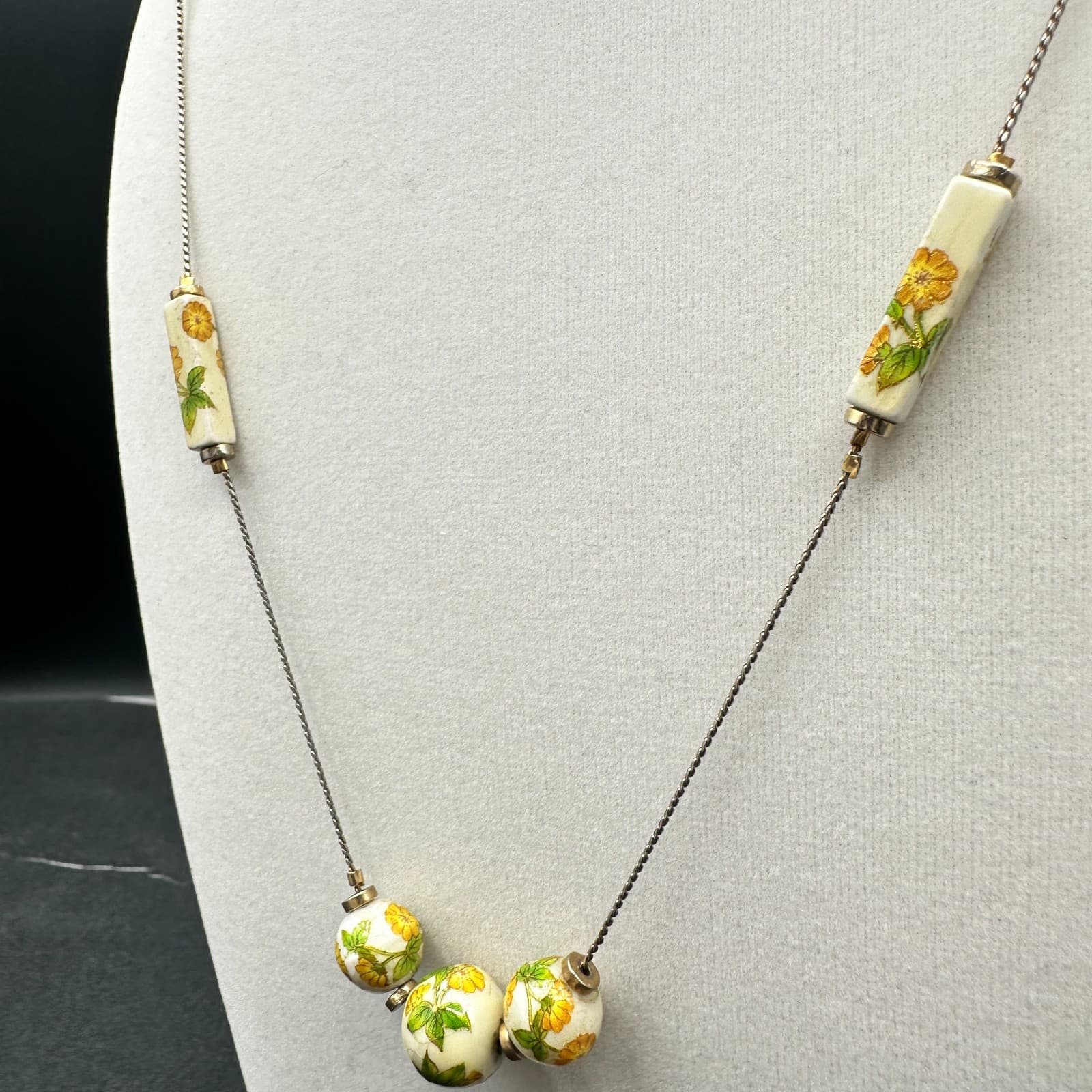 VTG Short Choker Necklace Porcelain Barrel & Round Beads Floral Yellow Flowers - Thumbnail 4