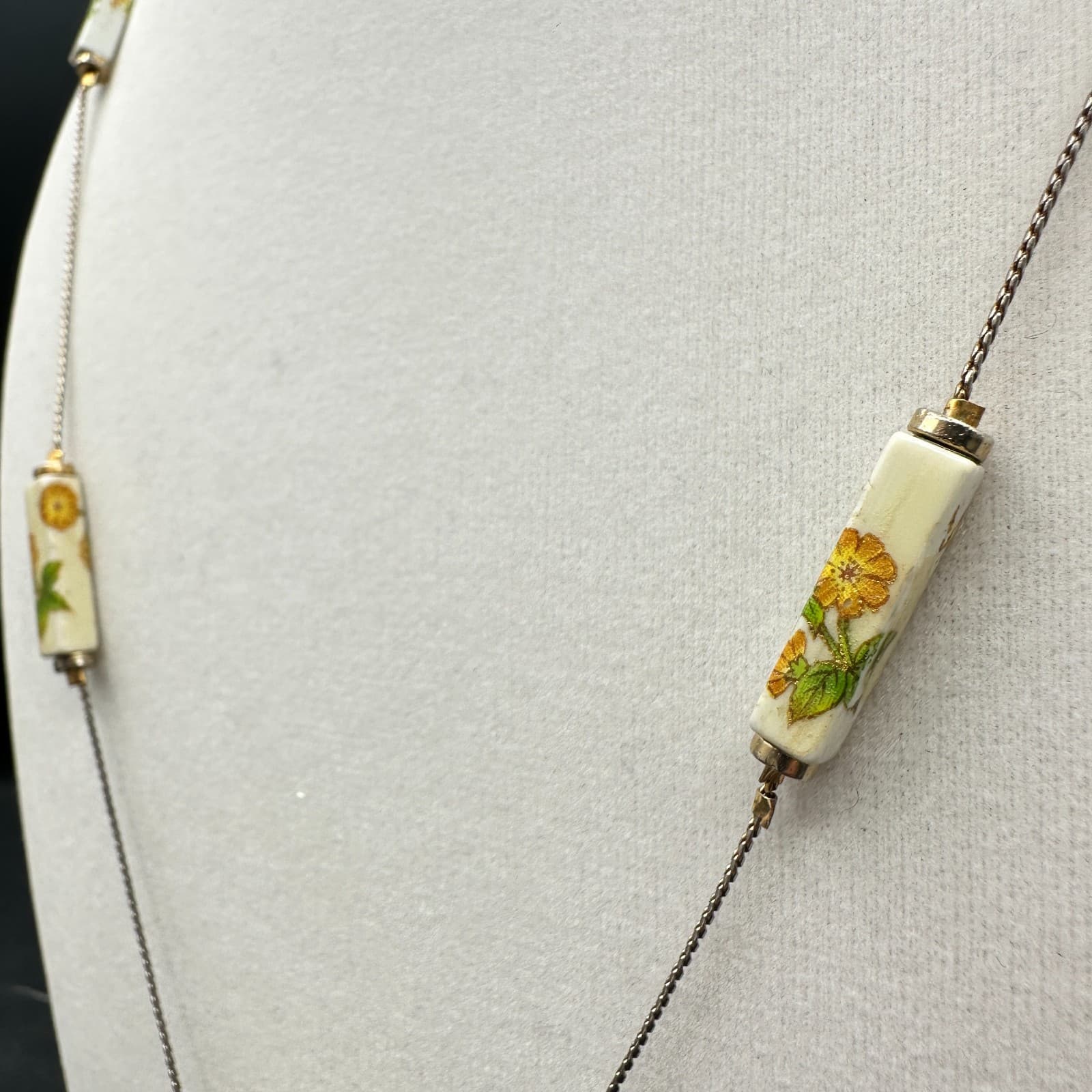 VTG Short Choker Necklace Porcelain Barrel & Round Beads Floral Yellow Flowers - Thumbnail 5