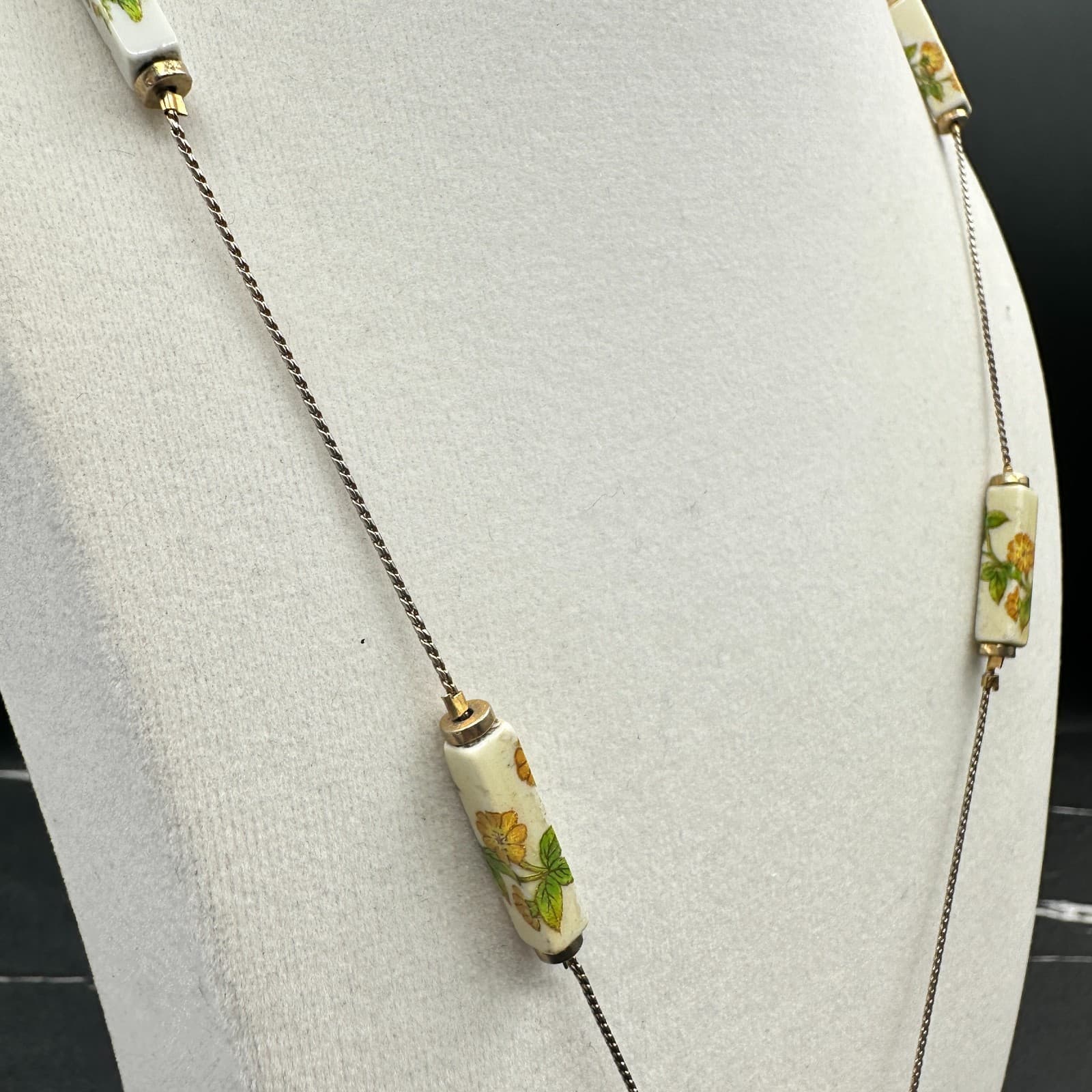 VTG Short Choker Necklace Porcelain Barrel & Round Beads Floral Yellow Flowers - Thumbnail 7