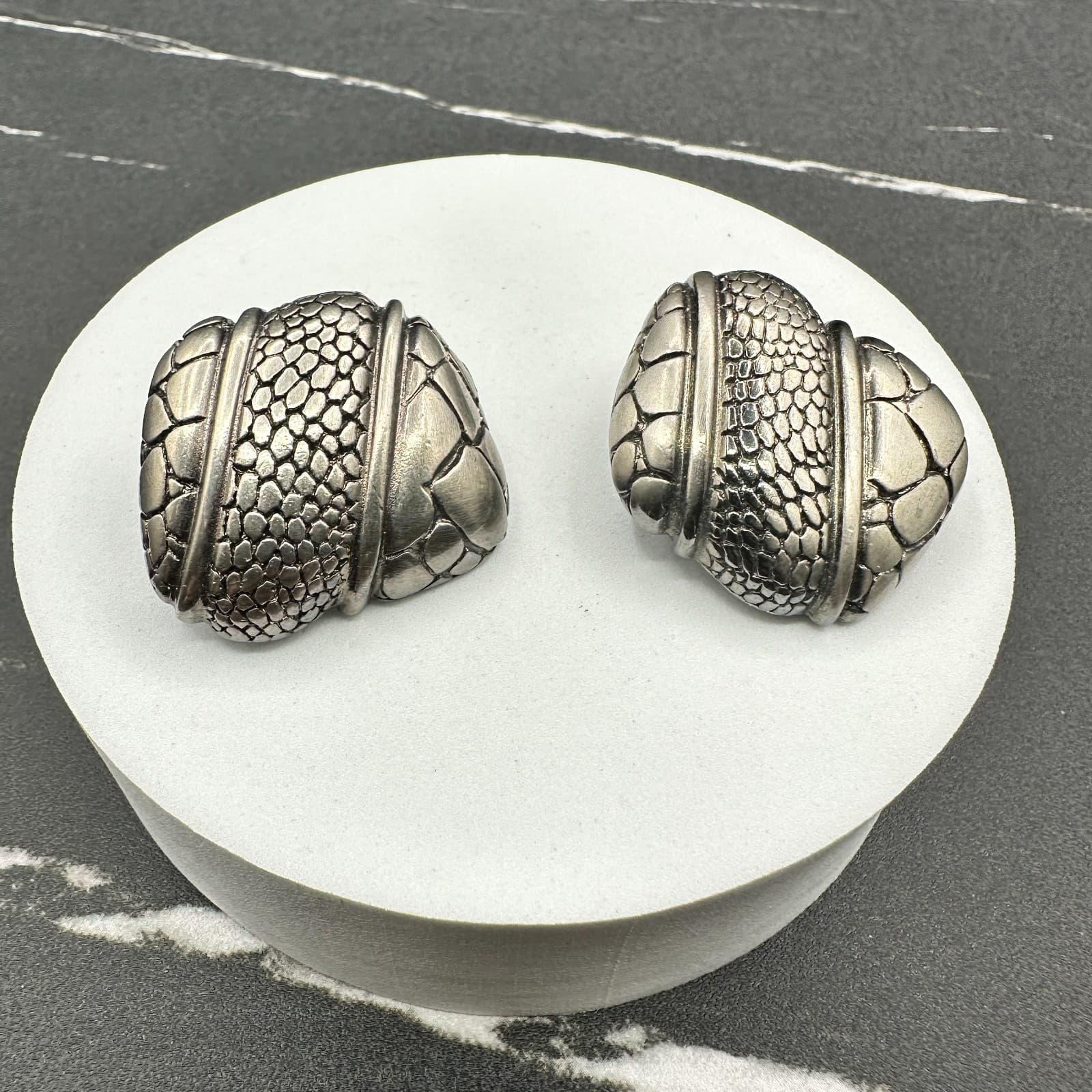VTG 90s Silver Tone Large Statement Earrings Textured Reptile Skin Jewelry - Thumbnail 2