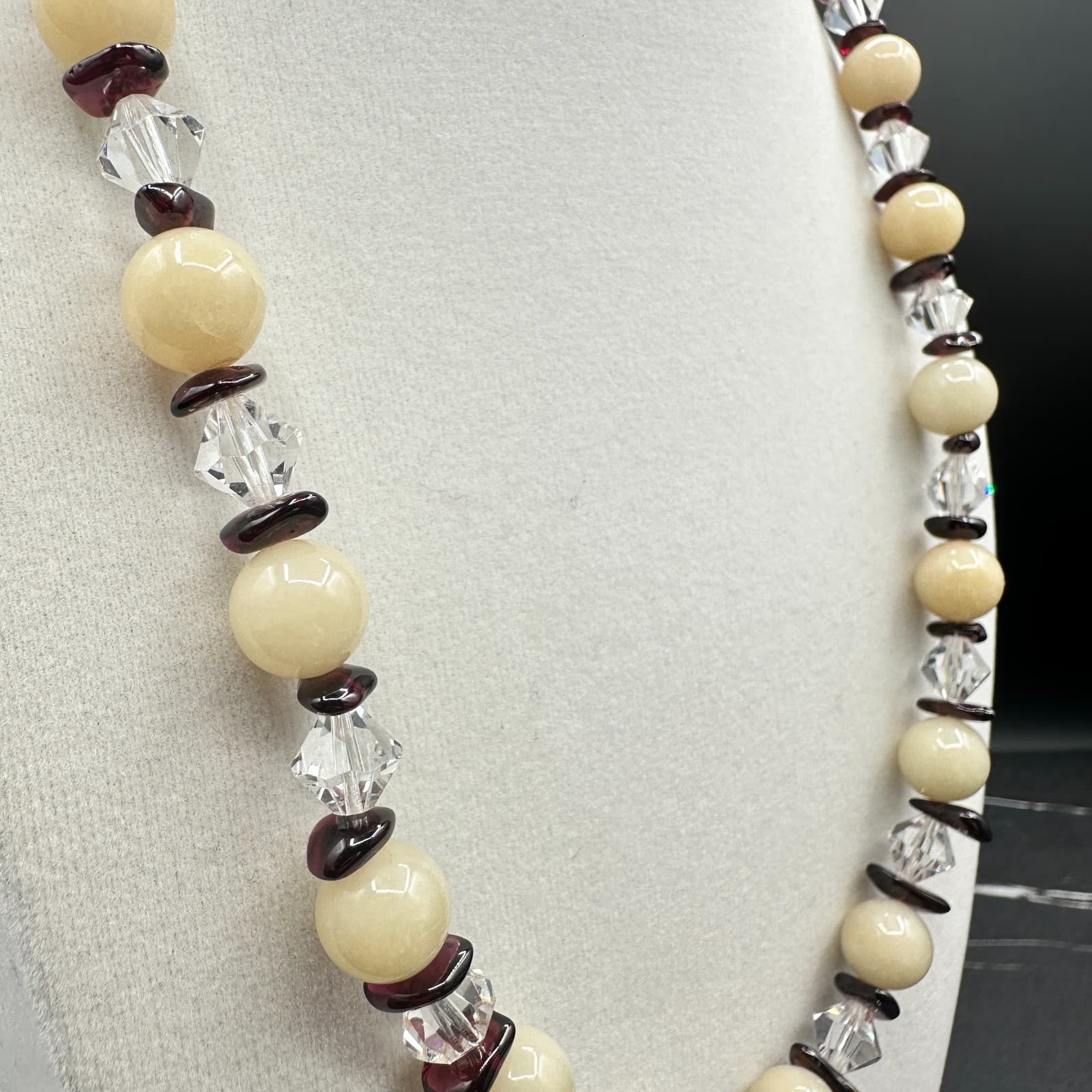 VTG Cream Stone Bead Necklace Clear Crystal Burgundy Spacer 19" Choker Jewelry - Thumbnail 4